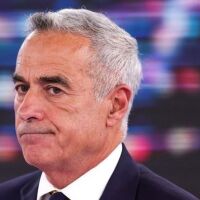 Румъния през 2025 г.: Един президент подаде оставка, един кмет стана президент, а един и.д. президент - премиер