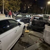 Шофьорът, помел шест паркирани автомобила в центъра на София, е бивш шеф в държавната „Автомагистрали“