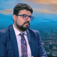 Мартин Владимиров: България се бави с решението за контрола над „Лукойл“