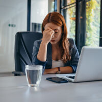 Колективна лудост: Искаме да сме здрави, но пием много алкохол, ядем лоша храна и не спим