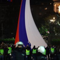 Хиляди отново излязоха на антиправителствен процес в Сърбия