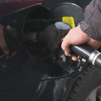 Горивата поскъпват: Дизелът с до 10 стотинки нагоре за 20 дни