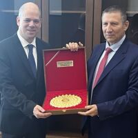 И.ф. главен прокурор Борислав Сарафов разговаря в Съдебната палата с унгарския си колега Габор Над