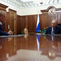 Путин обсъди с шефа на „Сбербанк“ очаквания ръст на печалбата на банката