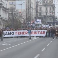 В защита на Генералния щаб: Хиляди излязоха на протест в Белград