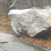 &quot;Чу се тътен в селото&quot;: Огромна канара - над 50 тона, пада на път във Врачанско