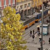 Трамвай блъсна момиче на "Граф Игнатиев" в София (ВИДЕО)