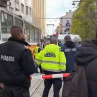 Трамвай блъсна момиче на "Граф Игнатиев" в София (ГАЛЕРИЯ, ВИДЕО)