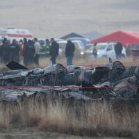 Намерена е черната кутия на разбилия се турски военен самолет, издирва се още едно тяло (СНИМКИ и ВИДЕО)