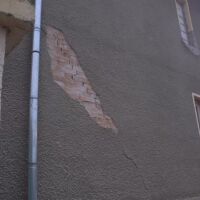 „Цял квартал пропада, отдолу текат реки“: Къщи в Лом се рушат заради течове от нов водопровод