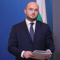 Георгиев: Български банки може да спрат плащания към „Лукойл“