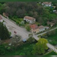 Там няма обхват или транспорт: Защо поредно живописно българско село е в изолация?