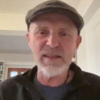 Ю Несбьо в София: Писането не дава отговори – то задава интересни въпроси