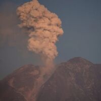 Максимална степен на тревога за най-високия връх на остров Ява