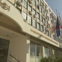 Протести заради бюджета: Служители на държавната администрация излизат пред работните си места