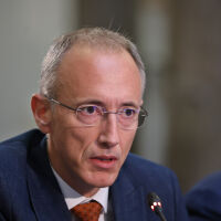 Красимир Вълчев: Нужен е микс от мерки, с които да ограничим вредното онлайн влияние върху децата