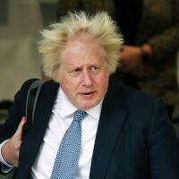 Борис Джонсън е ръководил "токсична и колеблива реакция" на пандемията от COVID-19