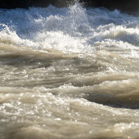 Река Язо преля от коритото си, заплашва да наводни Разлог