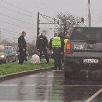 Арестуваха шофьор без книжка в Бургас, карал колата си със свалени номера