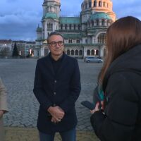 "Катедралният площад би трябвало да изглежда като катедрален площад, а не като автоборса"