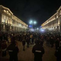 Протестиращите се насочиха към входа на вътрешния паркинг на парламента (ГАЛЕРИЯ, ВИДЕО)