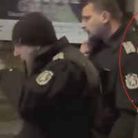 СДВР започва проверка за „плезещия се“ полицай от протеста срещу бюджета