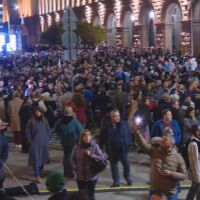 След протеста: Арести, ранени полицаи, ранени протестиращи и заплахи с дела