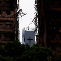 Броят на жертвите при пожара в жилищен комплекс в Хонконг достигна 159 души