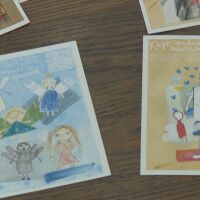 Детските гласове, скрити в коледна картичка