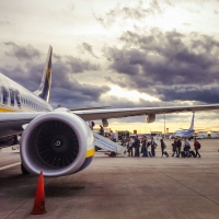 Разследват Ryanair за корупция