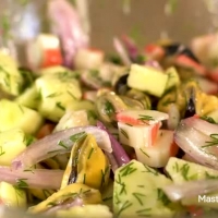 MasterChef@Home: Салата от миди с ябълки и рачешки рулца