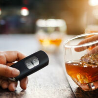 Пияна шофьорка блъсна таксиметров автомобил и двама мъже