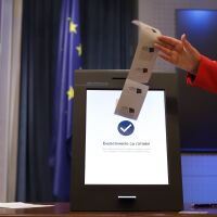 ЦИК показва процеса по инсталирането на машините за гласуване