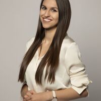 Стефани Боова