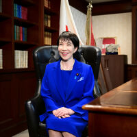 Японският премиер иска среща „лице в лице“ с Ким Чен Ун