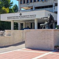 Евакуация в три лъча: МВнР извежда българите от Кувейт, Катар и Бахрейн