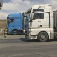 Над половин тон наркотици откриха в камиони край Истанбул, задържани са седем души