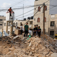 Израел обвини „Хамас“ в нарушаване на примирието и отвърна с нови удари по Газа