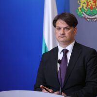 Мариан Бачев: Росен Белов е преподавател в театралната школа, но не е съдружник във фондацията