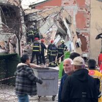 Седеметажна обитаема жилищна сграда се срути край Истанбул (СНИМКИ, ВИДЕО)