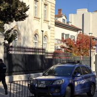 Сигнали за бомби във френското и в американското посолство в София