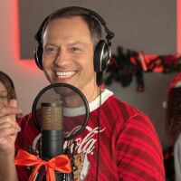 Празниците идват и Кока-Кола освежава магията на Коледа с ново звучене и гласа на Орлин Павлов