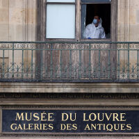 ДНК тест разкри един от крадците в „Лувъра“