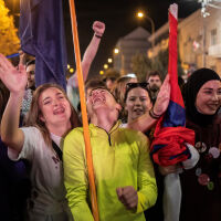 Протестният поход в Сърбия: Властта отговори с ремонти по пътищата, спряха и влаковете (СНИМКИ и ВИДЕО)