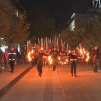Факелно шествие във Враца в навечерието в Деня на будителите