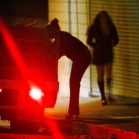 Сексуална експлоатация: Швед принуждавал жена си да проституира с над 120 мъже