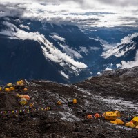 На 3-4 метра под снега: Седем загинали след лавина в Непал