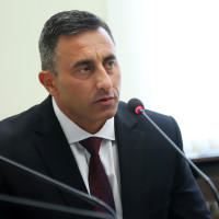 Правителството назначи Румен Спецов за особен търговски управител на дружествата на "Лукойл"