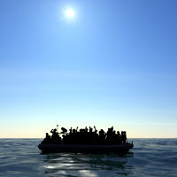 Лодка с мигранти се обърна край Турция: Трима загинали, четирима са в неизвестност 