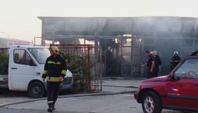 Пожар в автосервиз за газови бутилки във Варна: Мъж е със сериозни изгаряния